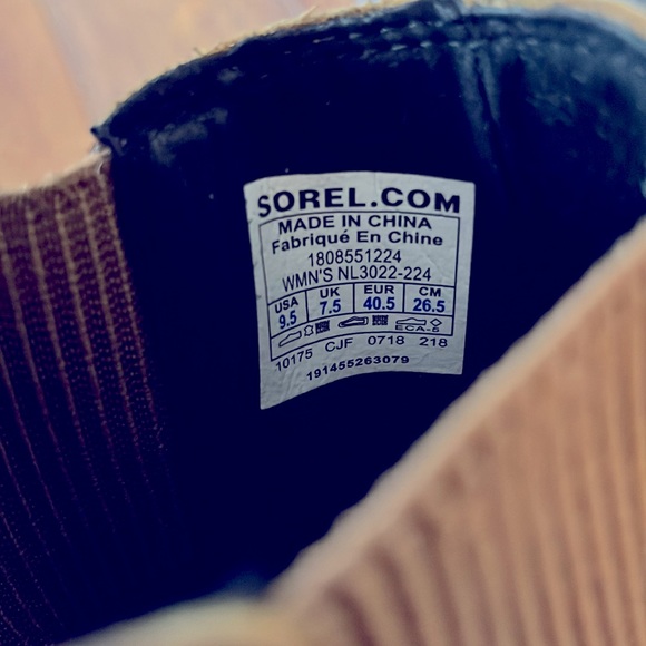 Sorel Joanie Boots - Picture 2 of 6